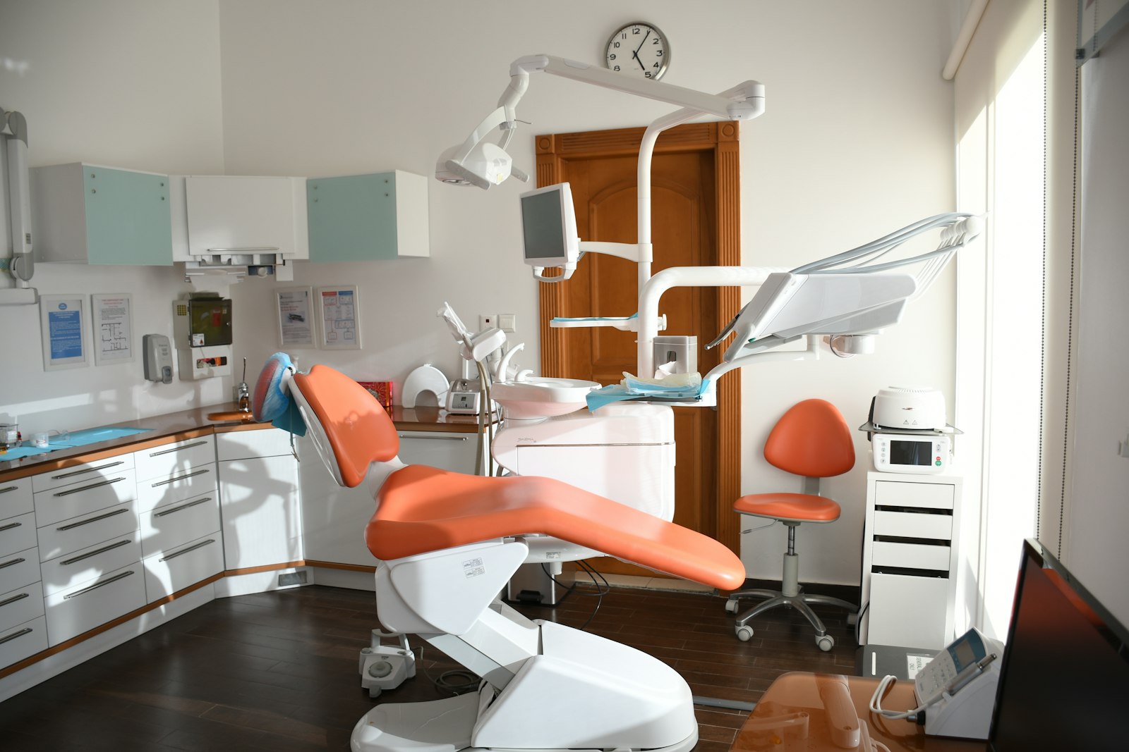 Treatment room at Saruul Dental Studio
